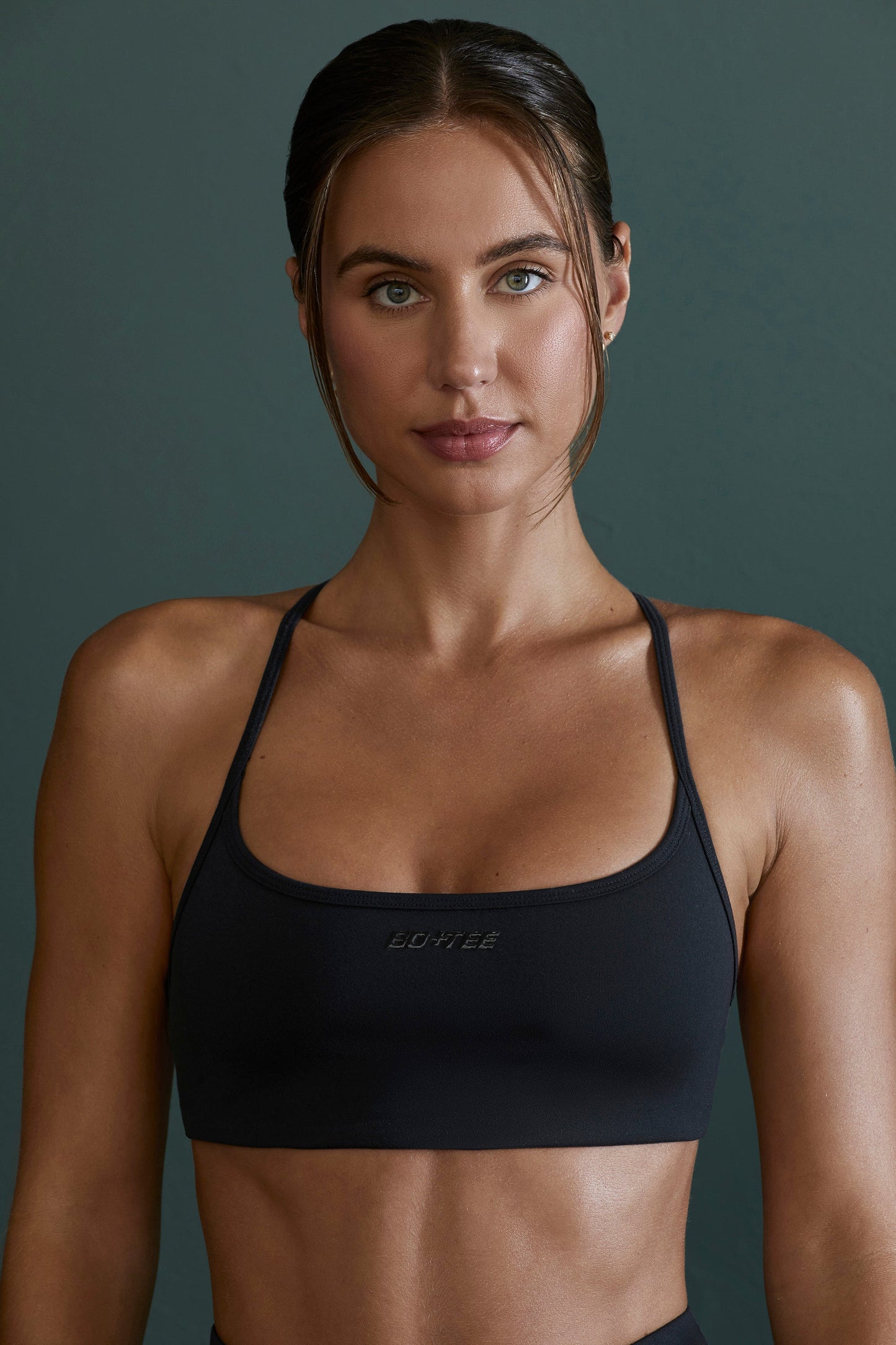 Seamless Strappy Sports Bra in Black
