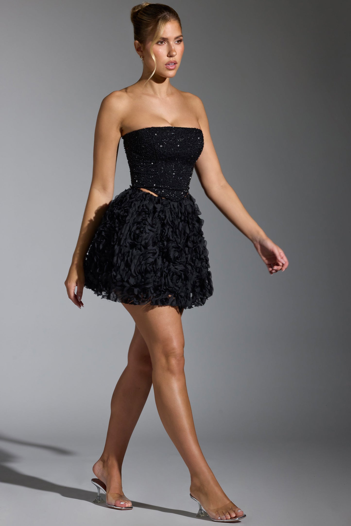Floral-Appliqu�� Mini Skirt in Black