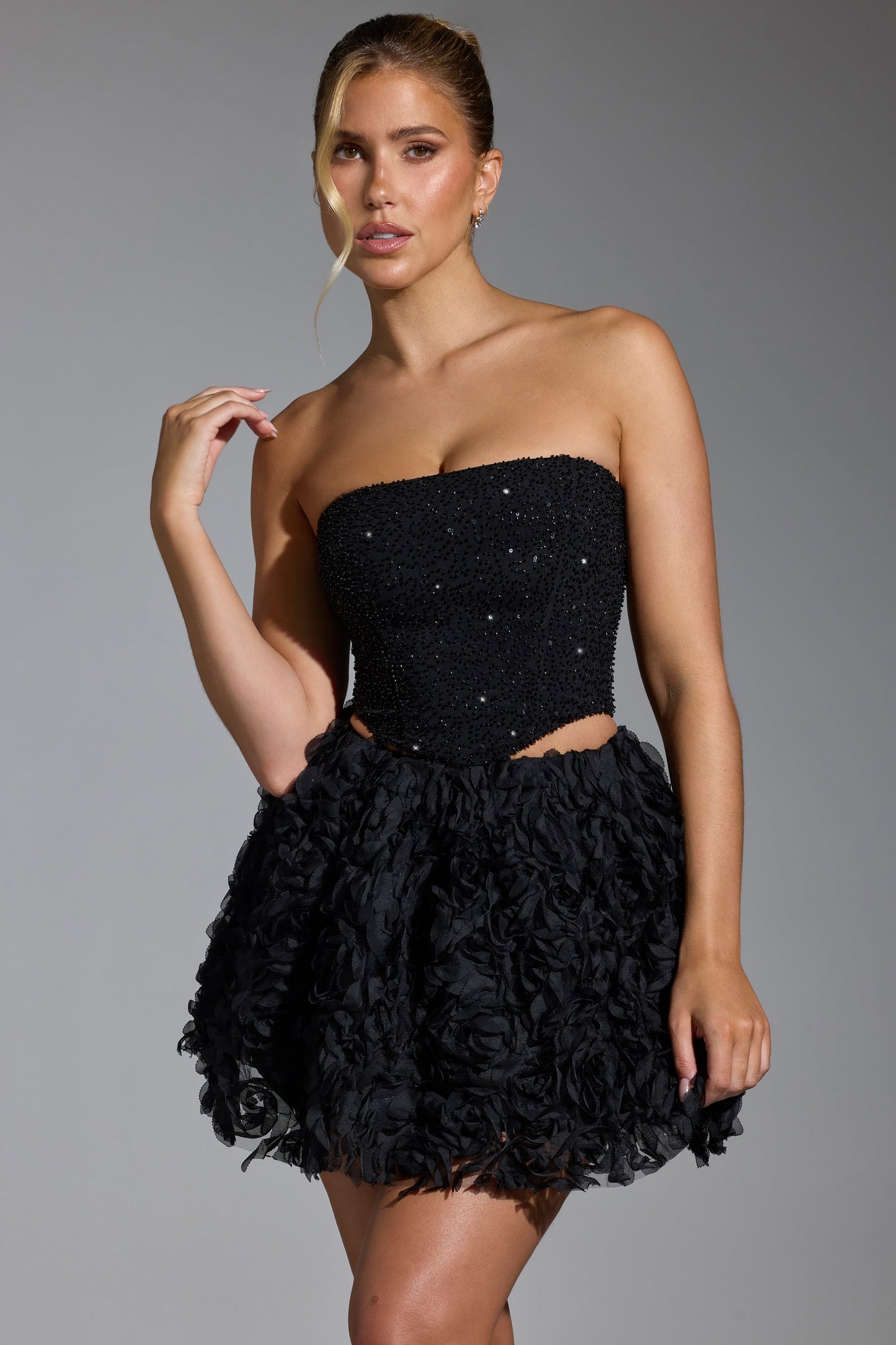 Floral-Appliqu�� Mini Skirt in Black