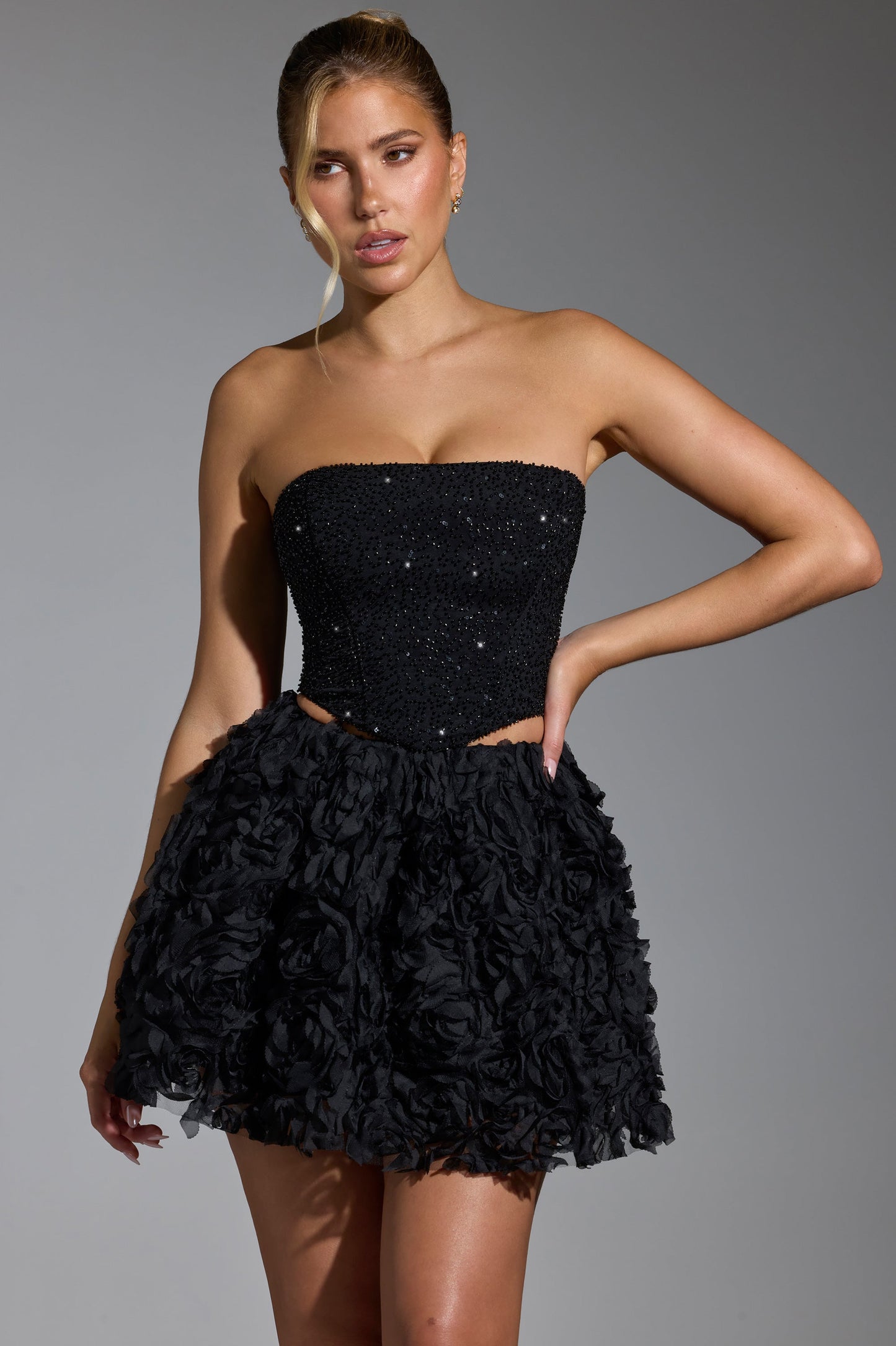 Floral-Appliqu�� Mini Skirt in Black