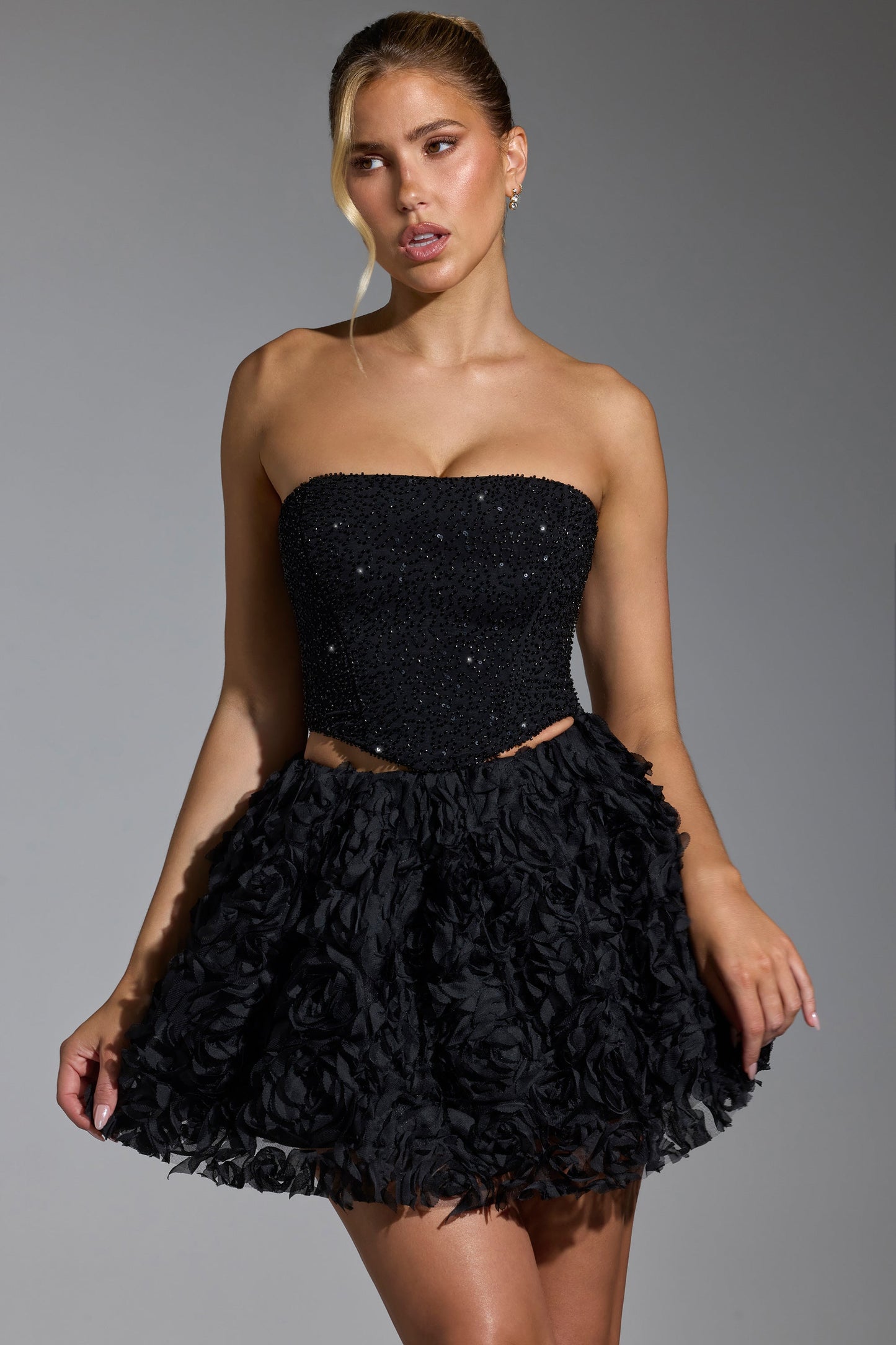 Floral-Appliqu�� Mini Skirt in Black